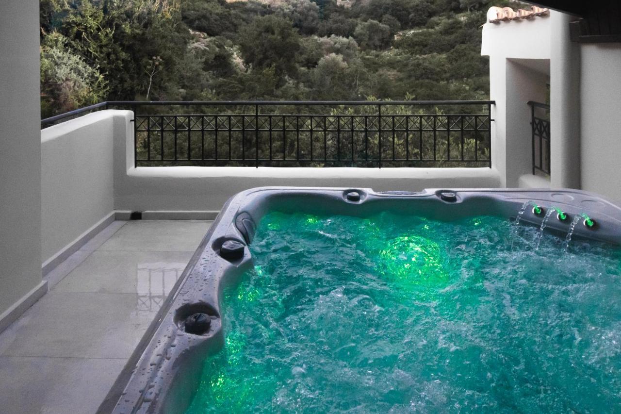 Villa Ventus, 40Sqm Private Pool & Hot Tub! Roussospition Luaran gambar