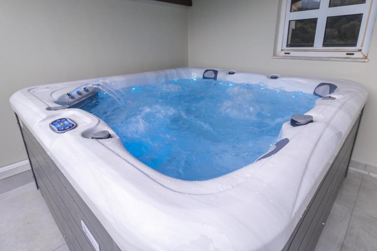 Villa Ventus, 40Sqm Private Pool & Hot Tub! Roussospition Luaran gambar