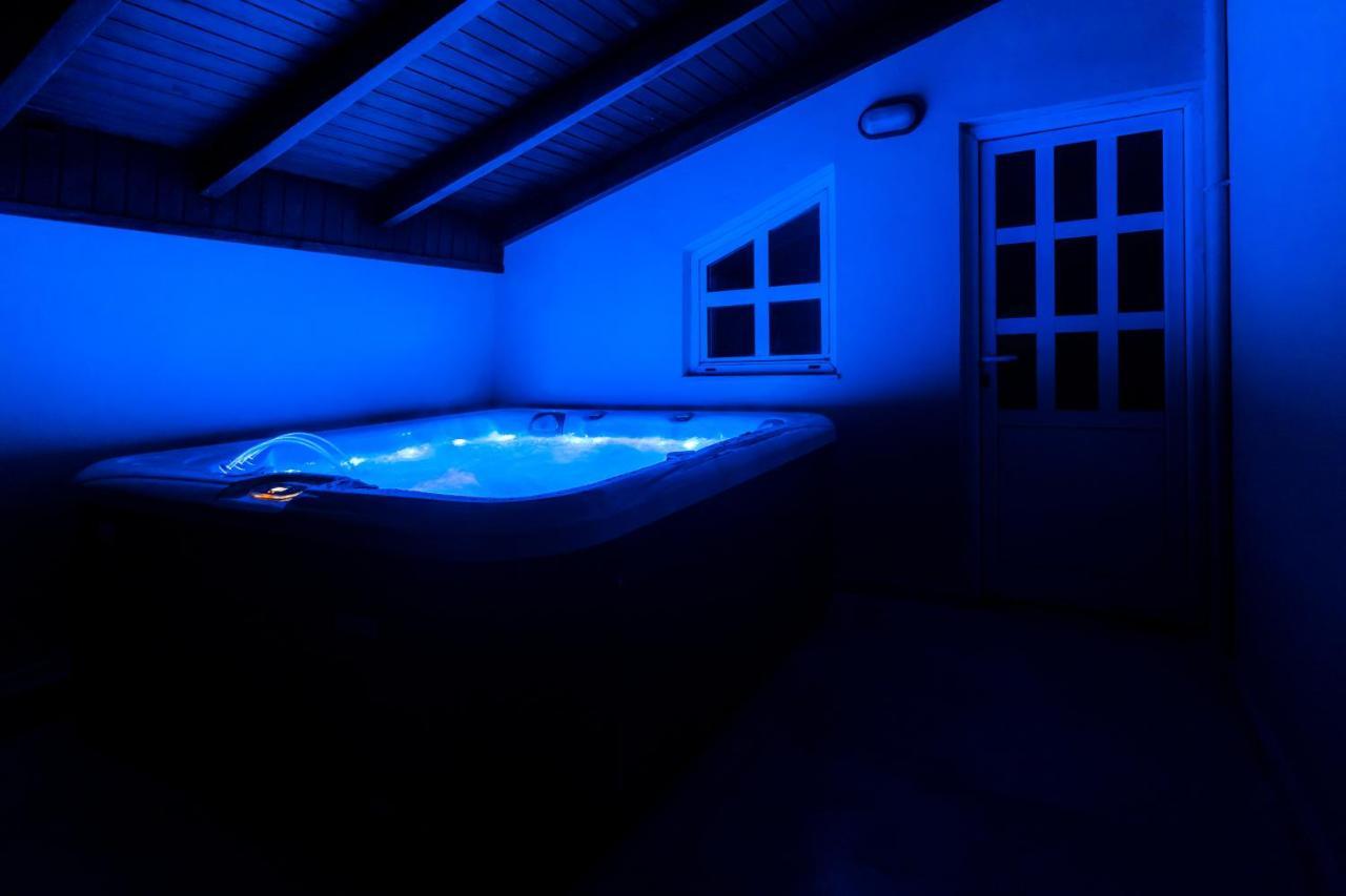 Villa Ventus, 40Sqm Private Pool & Hot Tub! Roussospition Luaran gambar