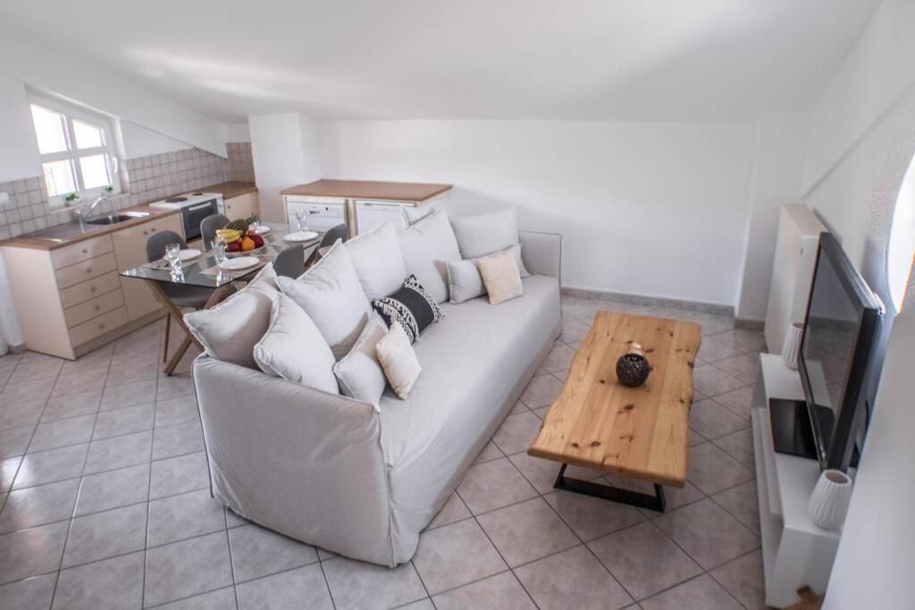 Villa Ventus, 40Sqm Private Pool & Hot Tub! Roussospition Luaran gambar