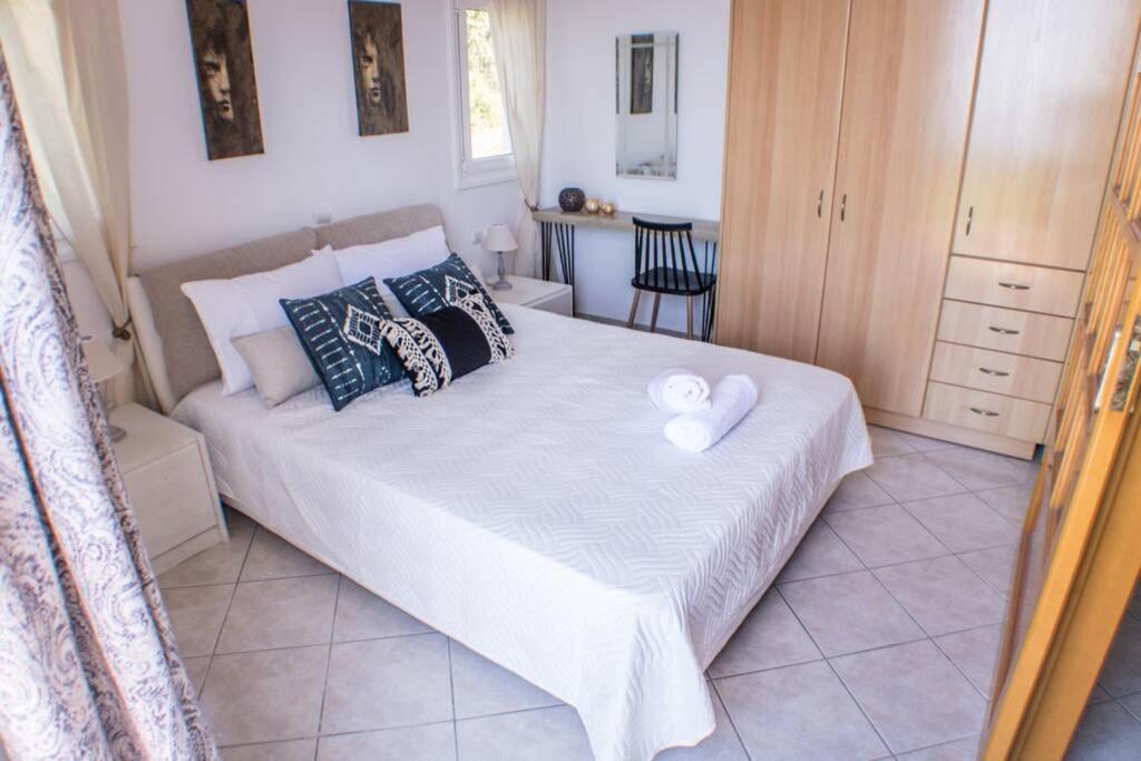 Villa Ventus, 40Sqm Private Pool & Hot Tub! Roussospition Luaran gambar