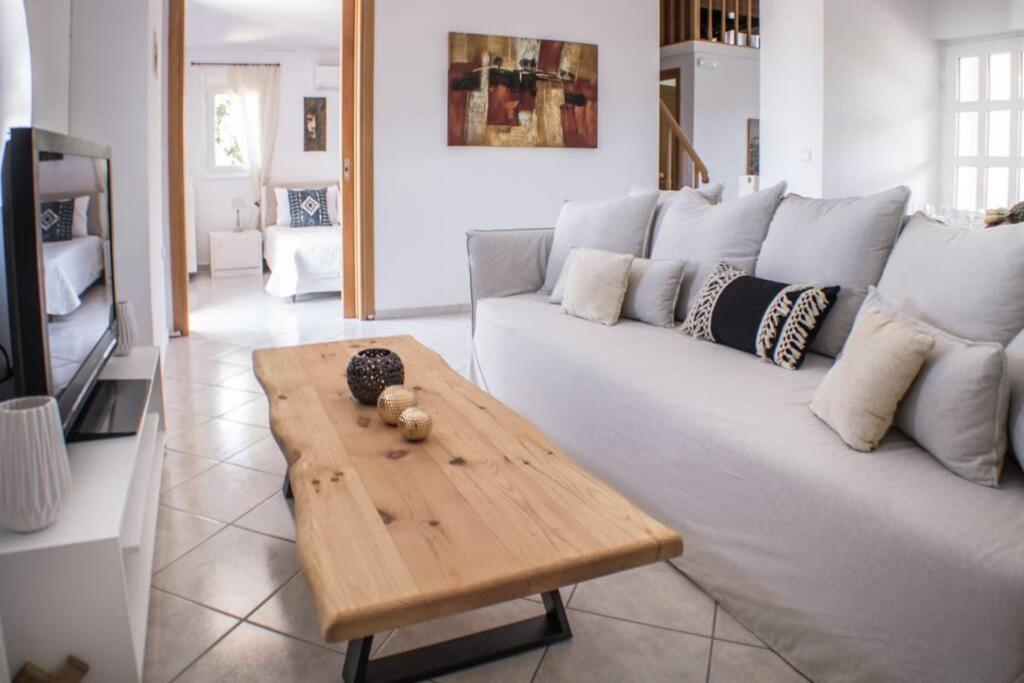 Villa Ventus, 40Sqm Private Pool & Hot Tub! Roussospition Luaran gambar