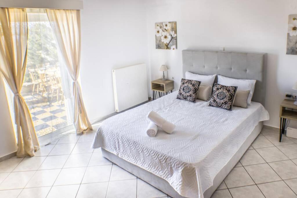 Villa Ventus, 40Sqm Private Pool & Hot Tub! Roussospition Luaran gambar