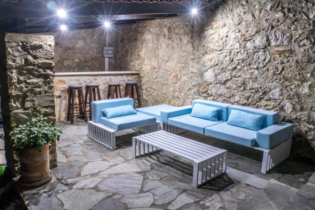 Villa Ventus, 40Sqm Private Pool & Hot Tub! Roussospition Luaran gambar